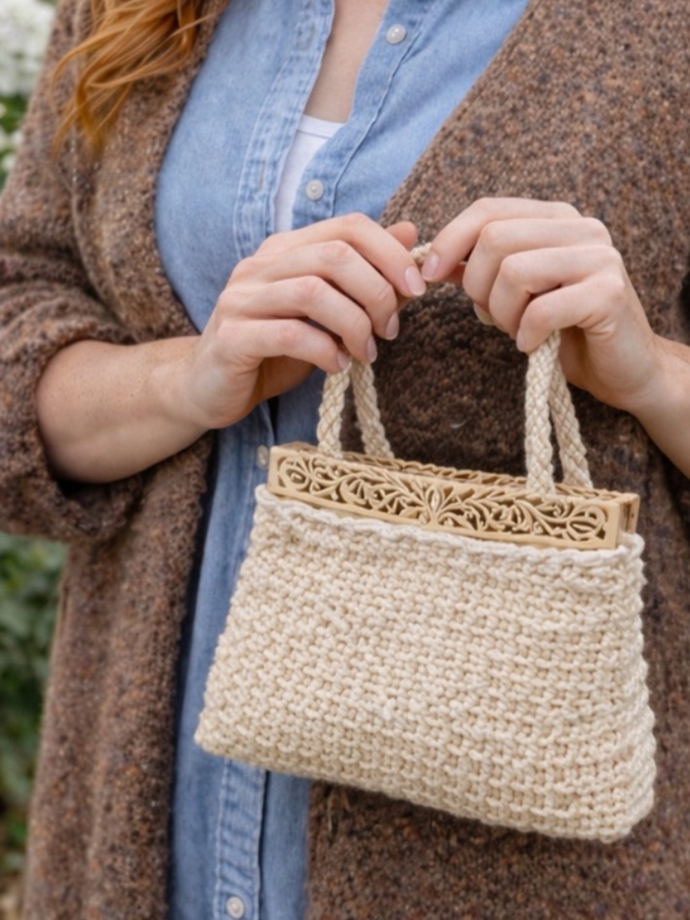 Antique Cream Crochet and Carved Bone Handled Purse